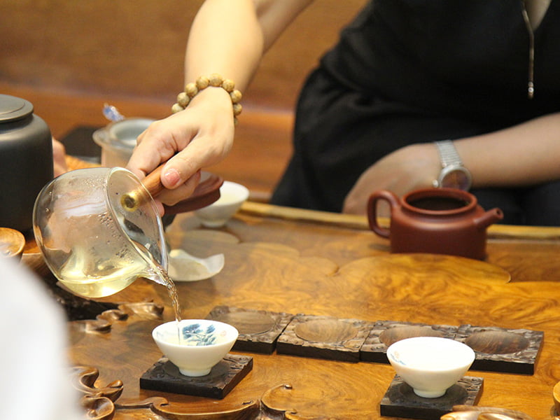 Văn hóa thưởng trà là nét đẹp truyền thống lâu đời của người Việt