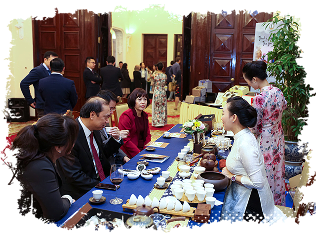 Tiệc trà: Khi văn hóa trà Việt được phổ biến rộng rãi