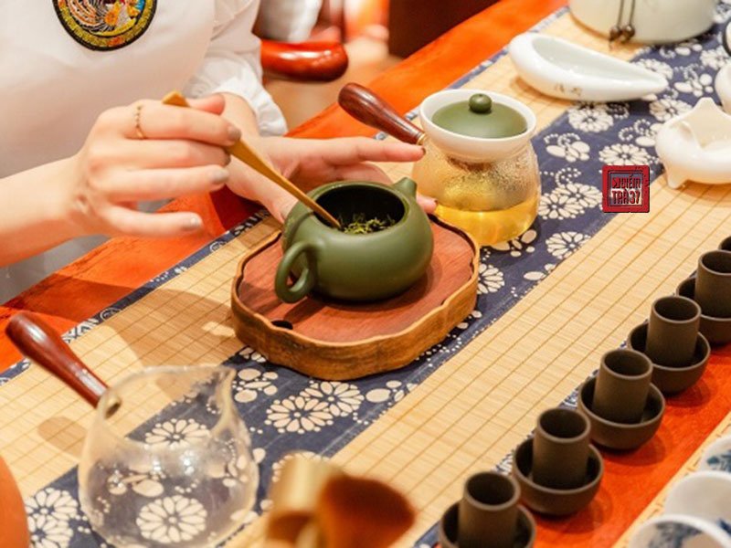 Trong tiệc trà Shan cổ, bên cạnh trà ngon, cách pha, thưởng trà điệu nghệ, thì dụng cụ pha trà cũng là yếu tố quan trọng